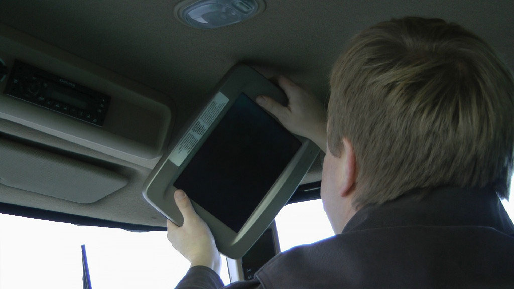 John Deere display monitor mount makes installation and removal easy Quick Change Bracket